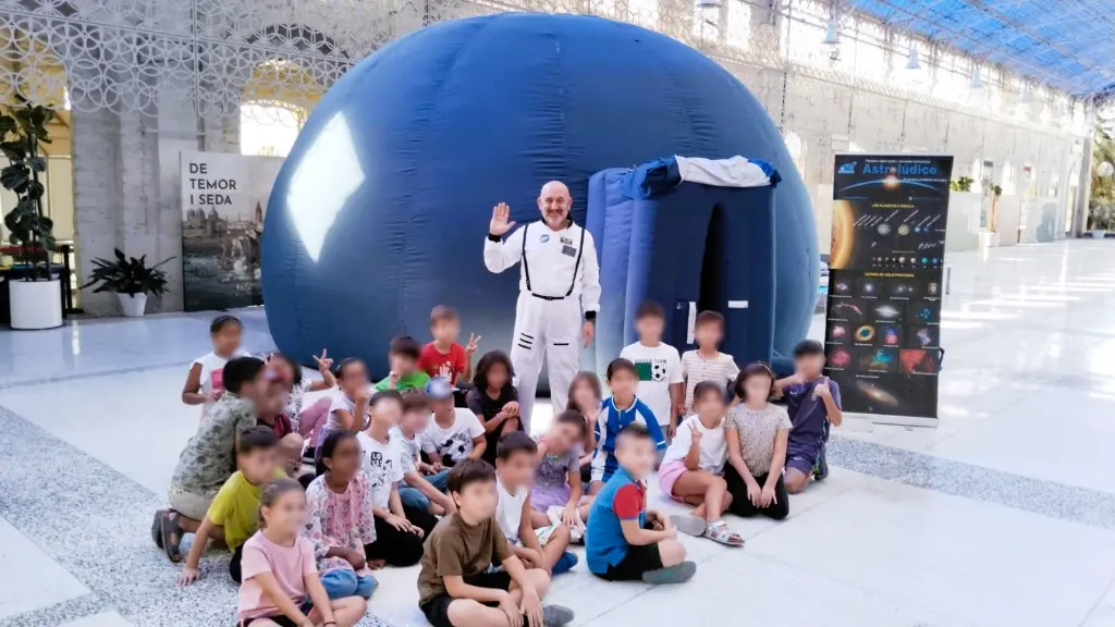 Planetario Exterior Ricardo.webp