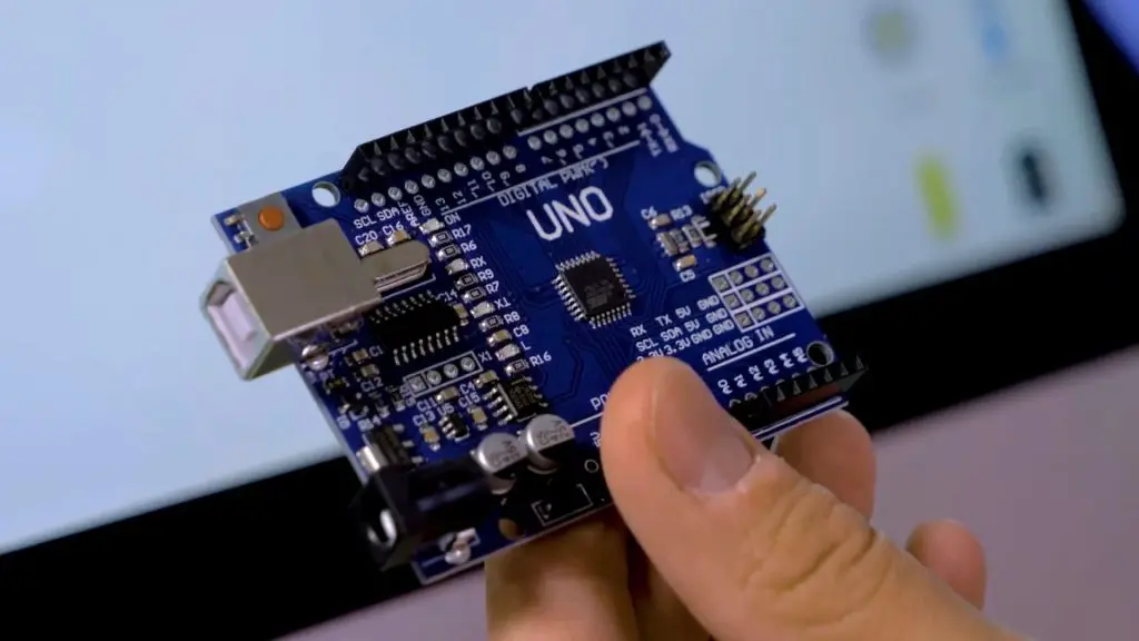 ARDUINO-BASICO-_-ESPACIO-MAKER-1024x576-1.webp
