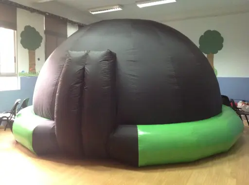Explora el universo desde tu colegio con nuestros planetarios móviles 3D